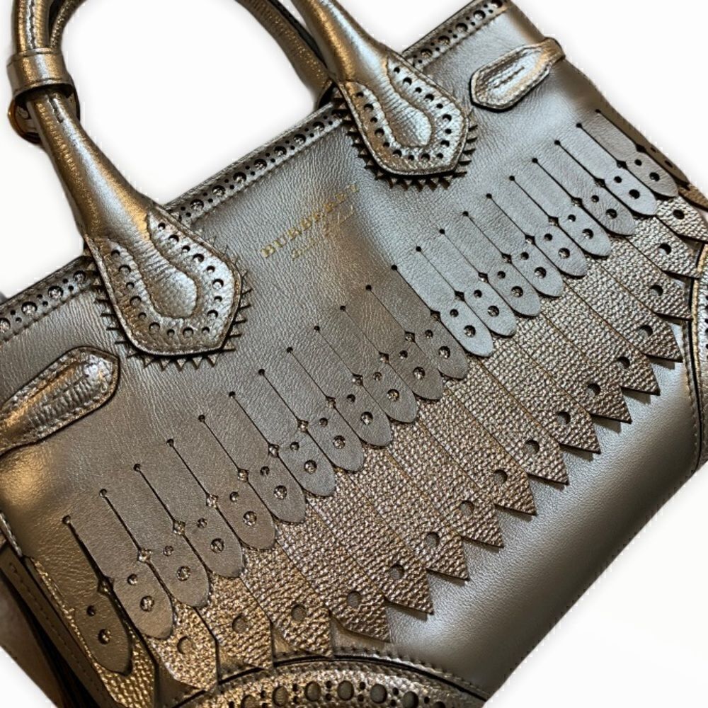 BURBERRY Metallic Calfskin Broguing Small Banner - Picture 11 of 16